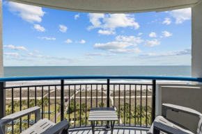 Oceanfront Condo - Sleeps 4 w King Bed Smart TVs